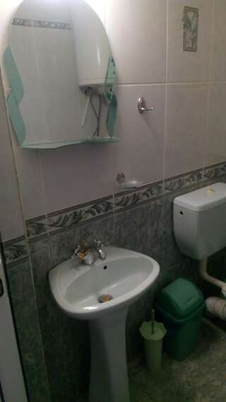 Гостевой дом Guest House Hristina Созополь Роскошный трехместный номер-2