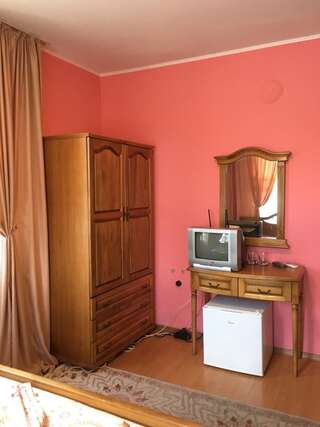 Гостевой дом Guest House Hristina Созополь Роскошный трехместный номер-3